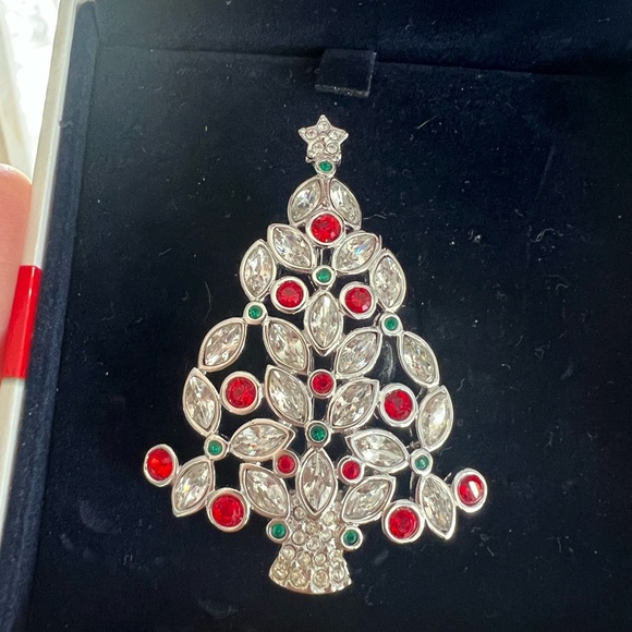 Christmas Brooch - Picture 5 of 8